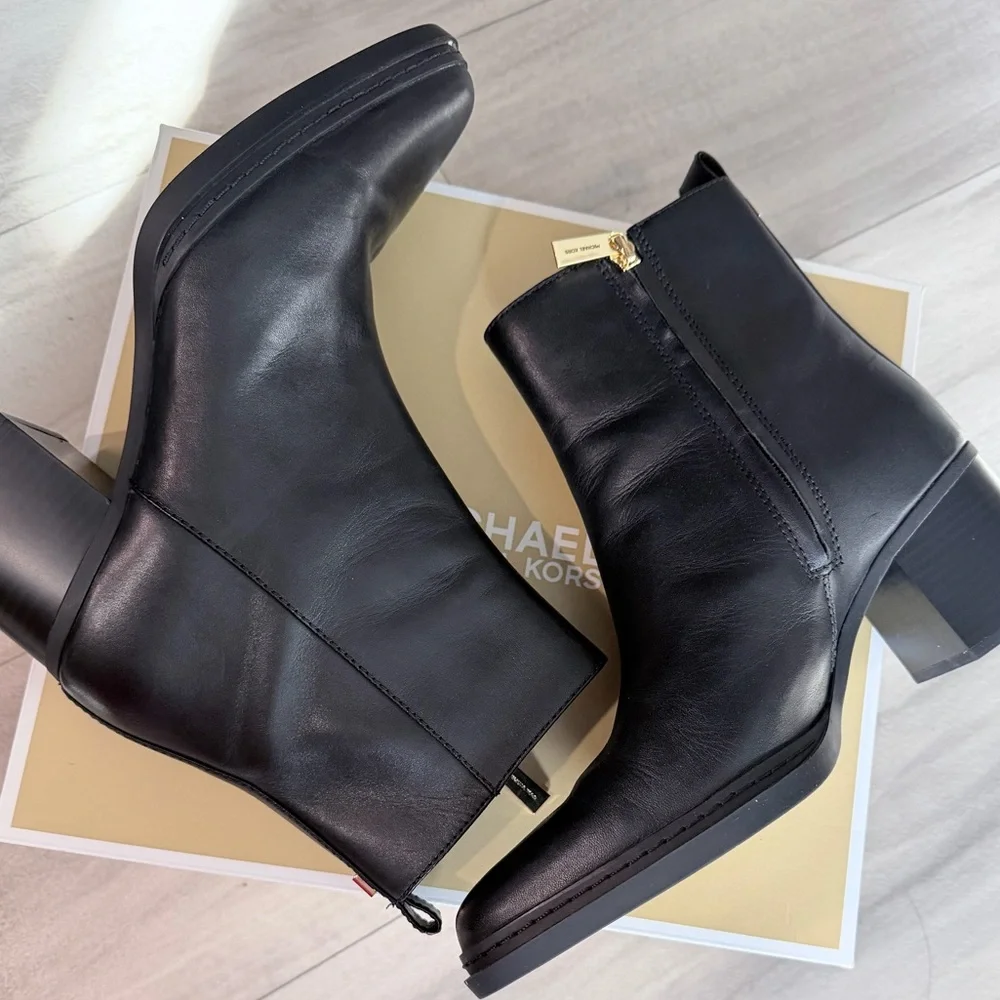 Michael Kors Elegant Black Ankle Booties - Picture 3 of 6